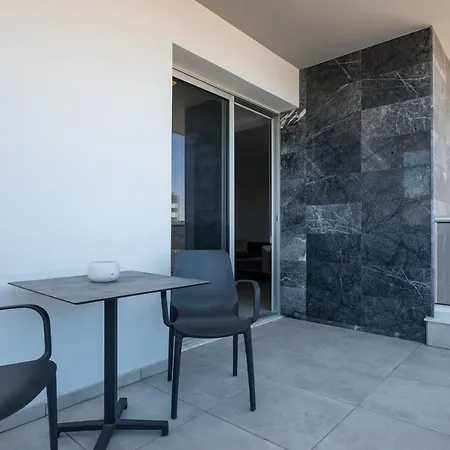 Solaar Faneromeni Λάρνακα