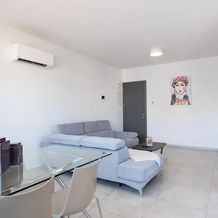 Solaar Faneromeni * Larnaca