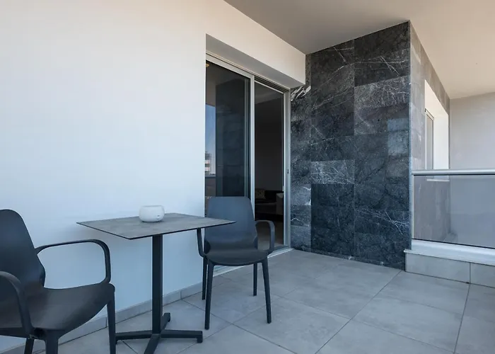 Solaar Faneromeni Λάρνακα