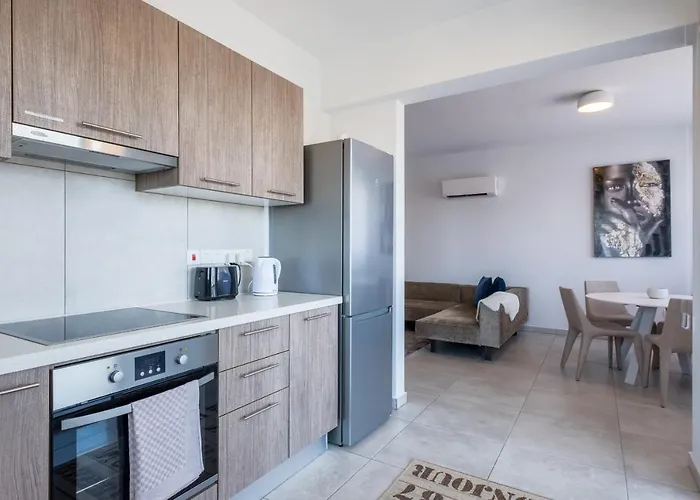 Solaar Faneromeni * Λάρνακα