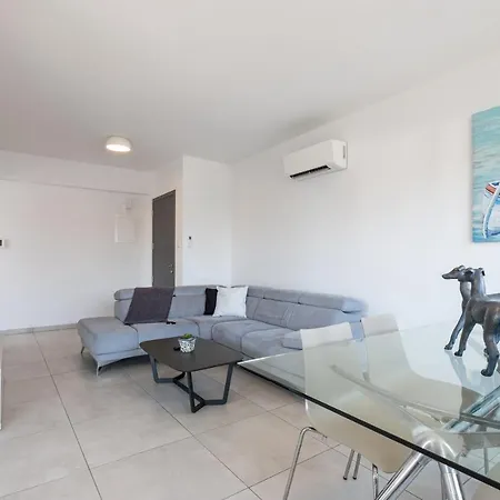 Apartment Solaar Faneromeni Larnaca