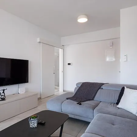 Solaar Faneromeni Apartment Larnaca